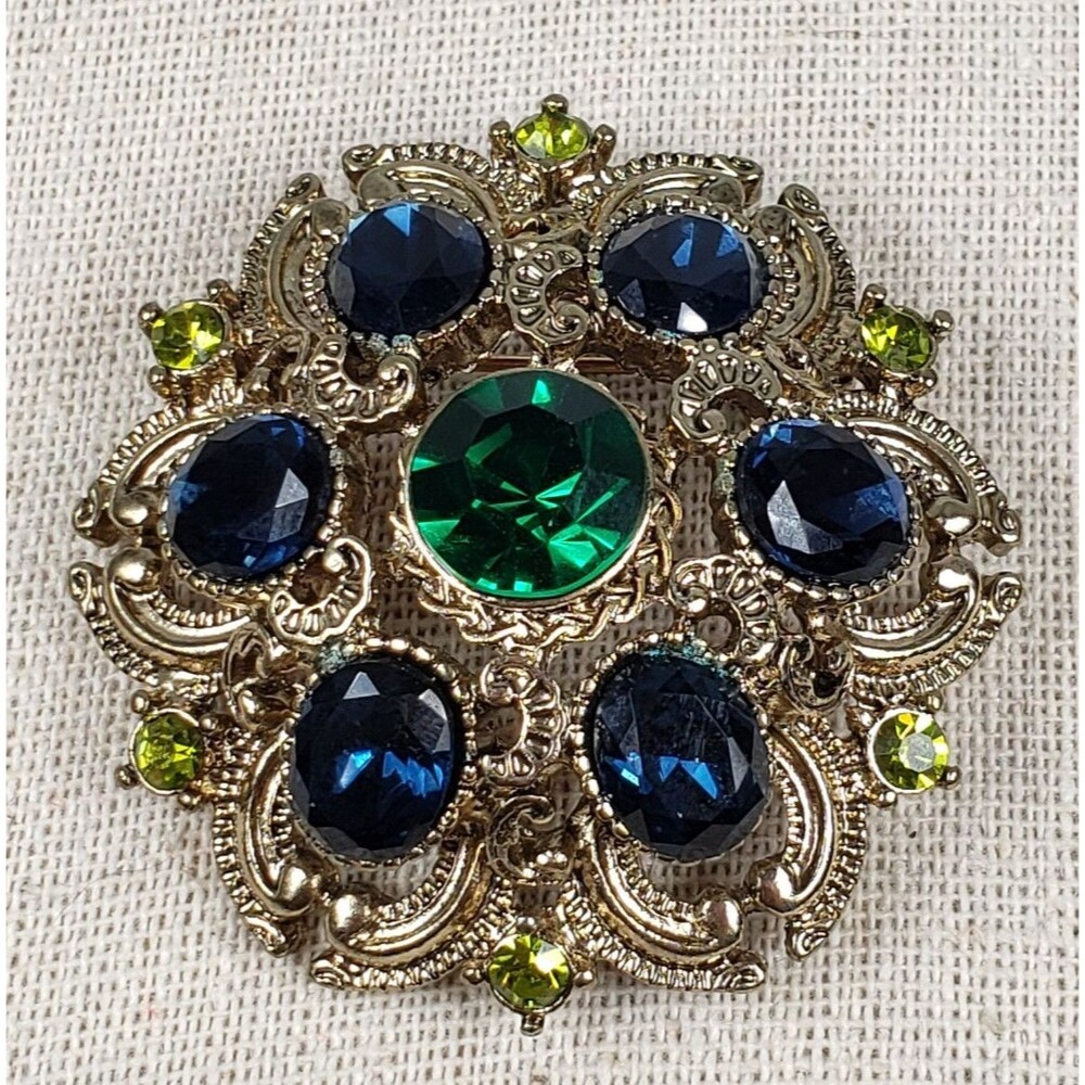 VTG Seqin Brand Dome Brooch Faceted Rhinestones Green Blue Gold Tone Open Work - Picture 12 of 16